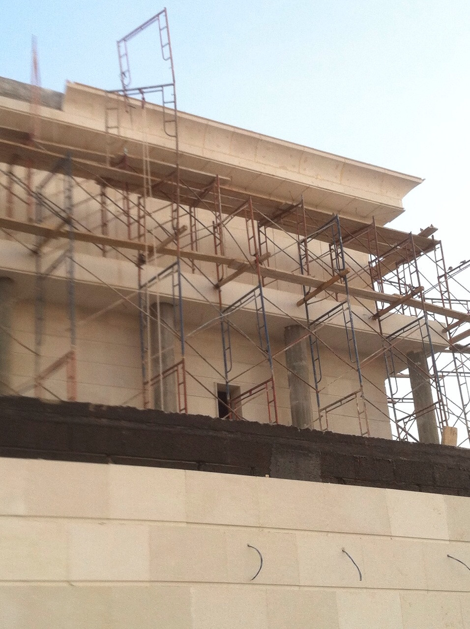 تشطيب واجهات حجر و كسر رخام و بروفايل و GRC في الرياض