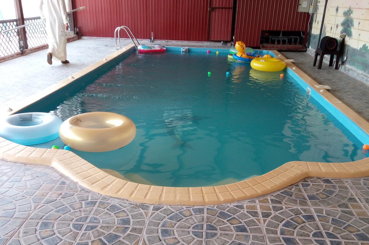 تركيب مسبح فيبر جلاس فاخر بحي النرجس والعارض والملقا بالرياض بجودة واحترافية عالية