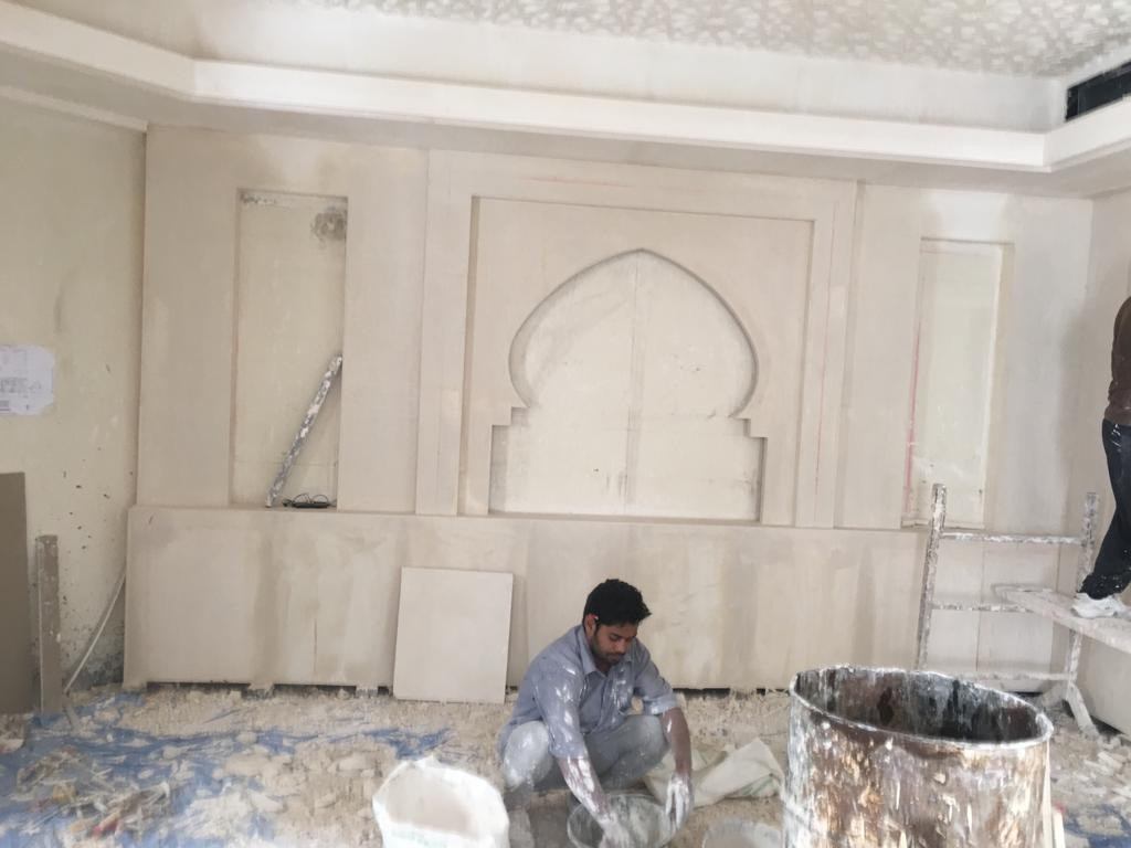 تشطيب جبس عادي و جبس بورد فني مغربي و هندي محترف في الرياض