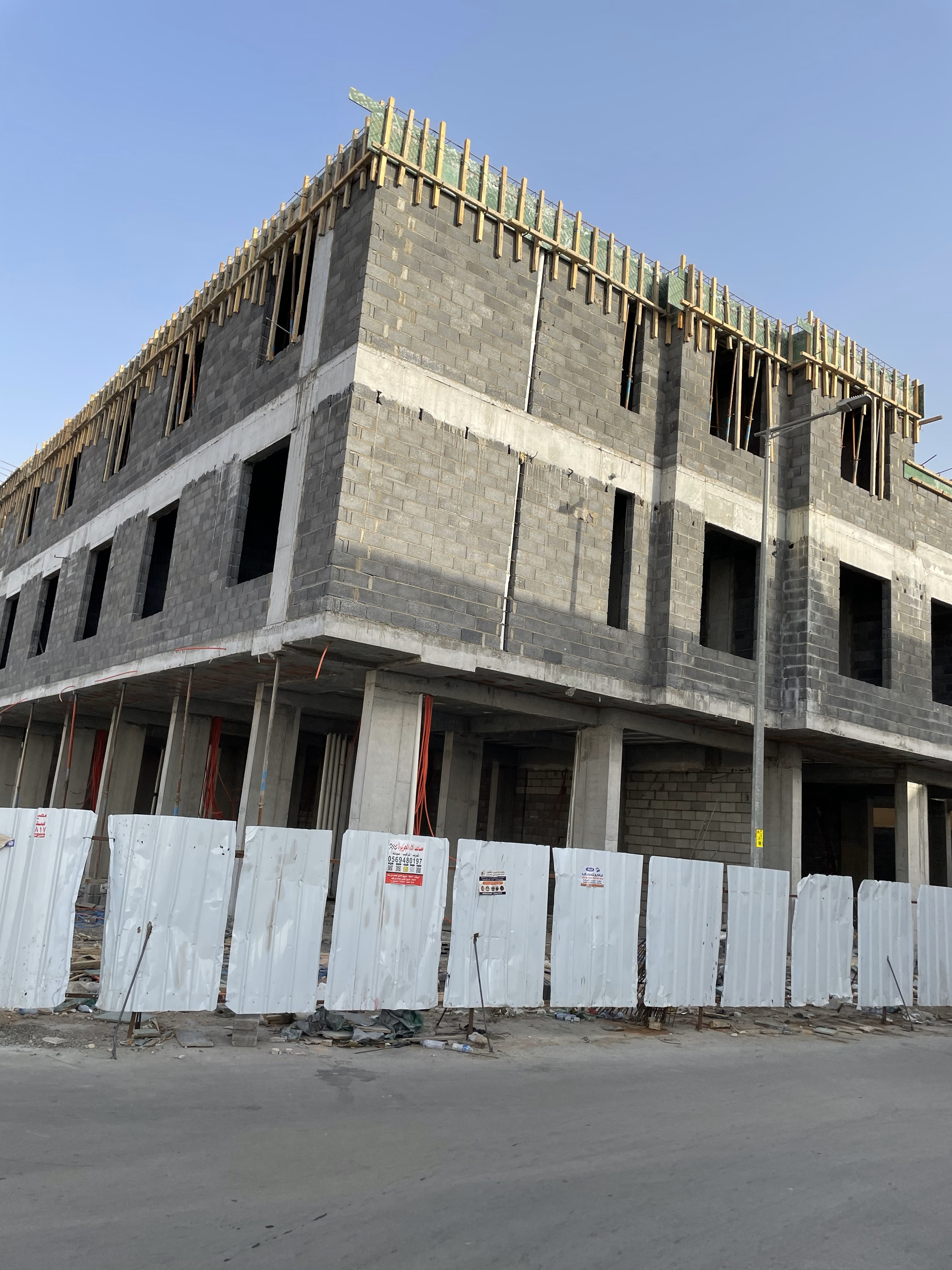 تصميم واجهة شقق مخدومة الى الطراز النجدي في الرياض
