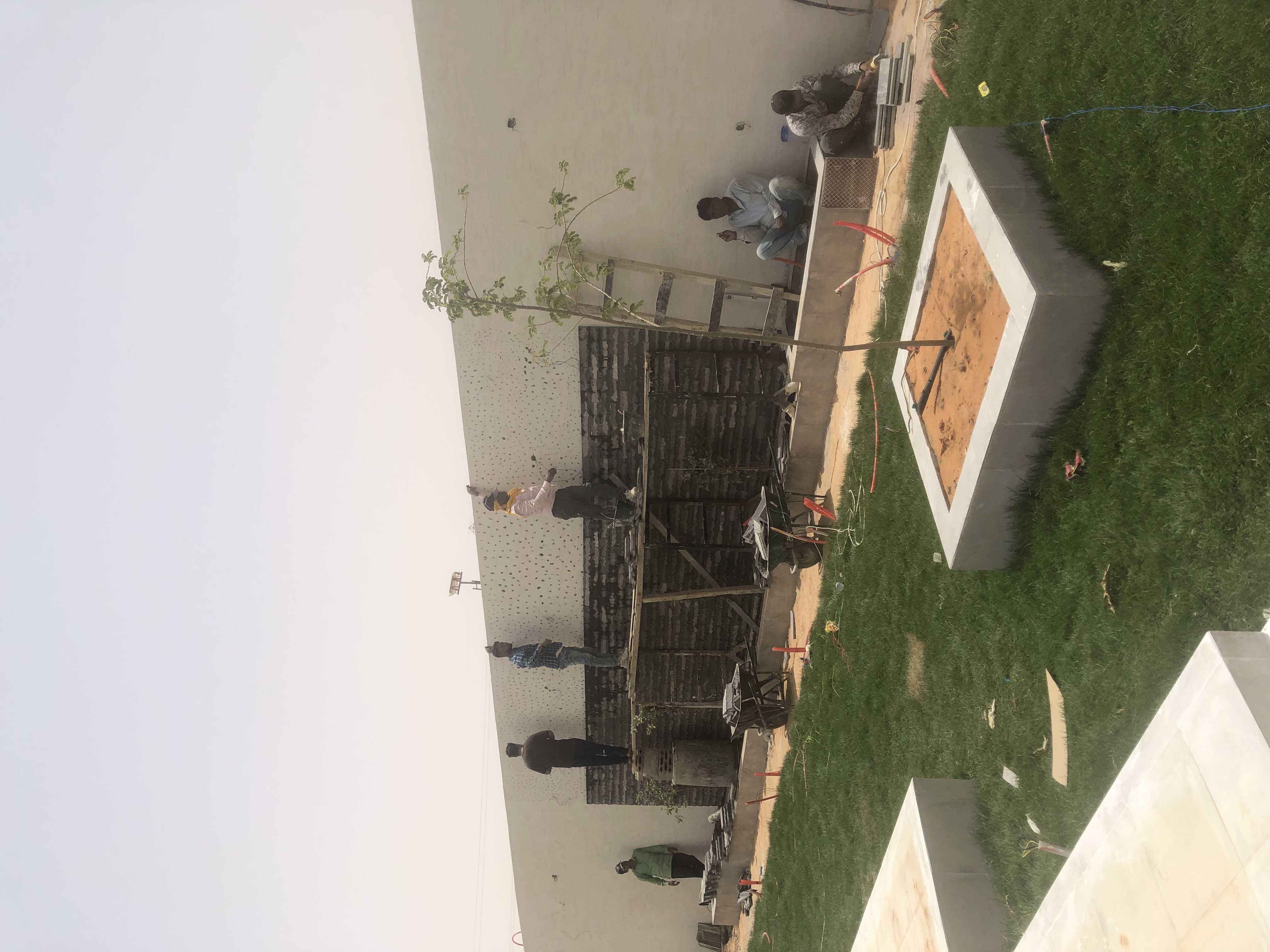 تصميم و تنفيذ و اشراف لاندسكيب  إستراحات و شاليهات و مزارع فخمة في الرياض