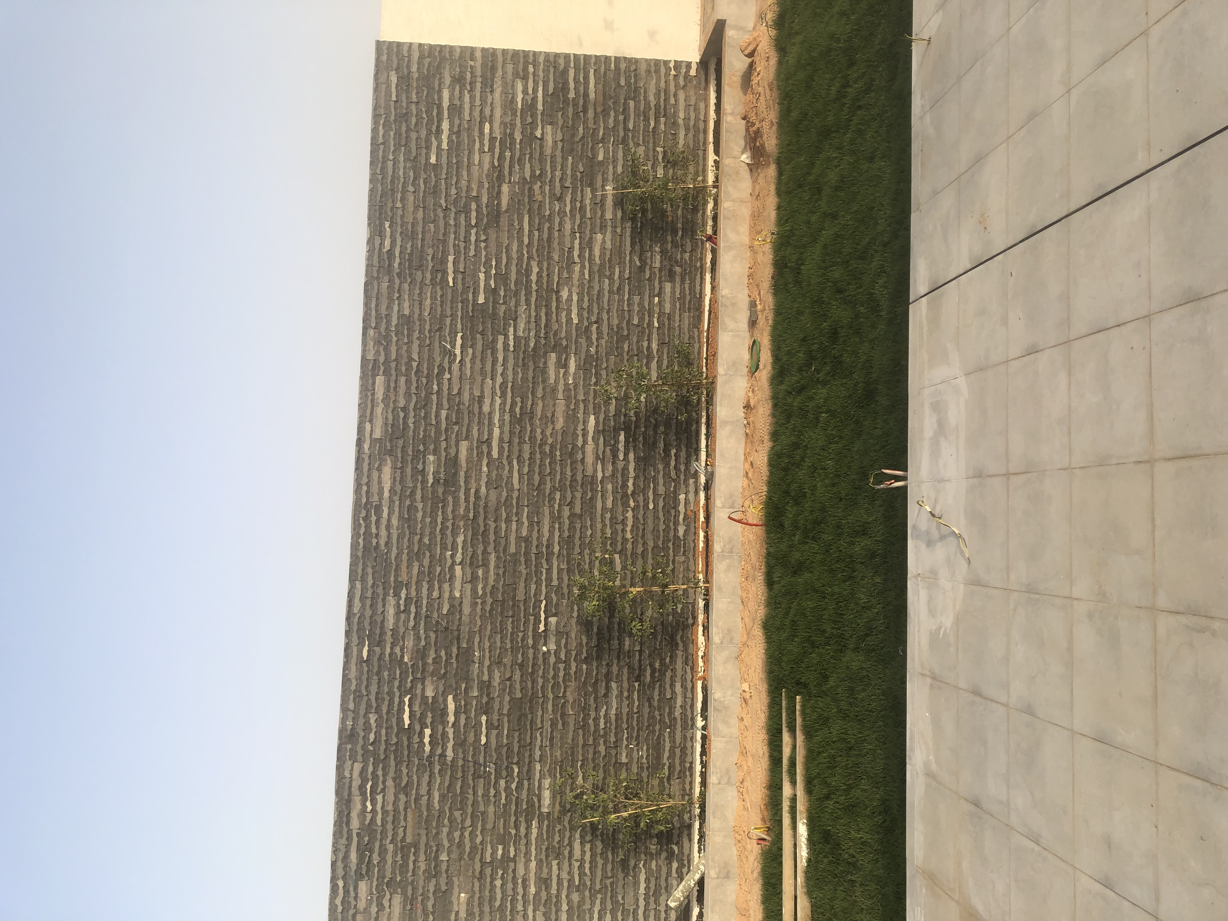 تصميم و تنفيذ و اشراف لاندسكيب  إستراحات و شاليهات و مزارع فخمة في الرياض