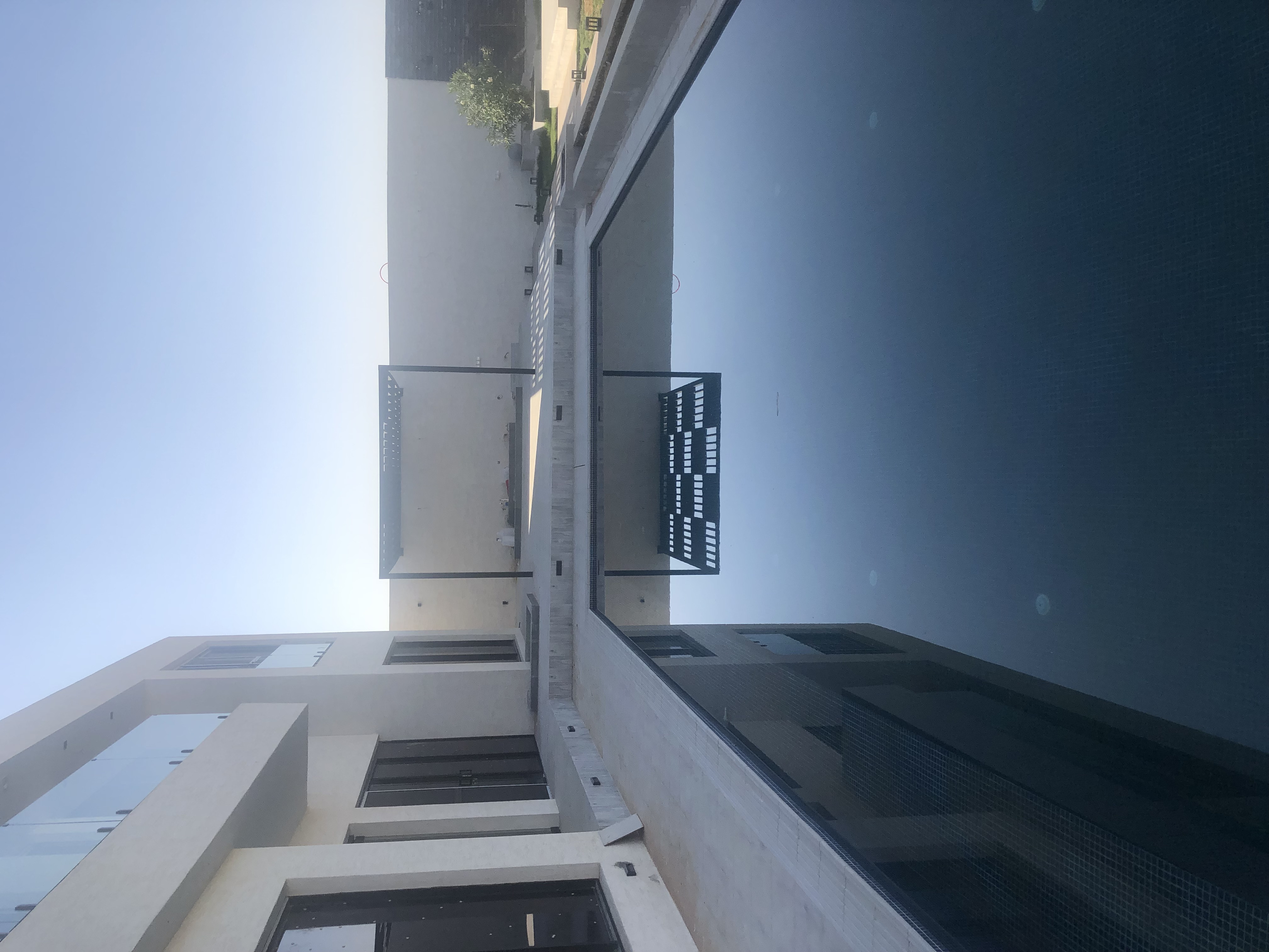 تصميم و تنفيذ و اشراف لاندسكيب  إستراحات و شاليهات و مزارع فخمة في الرياض