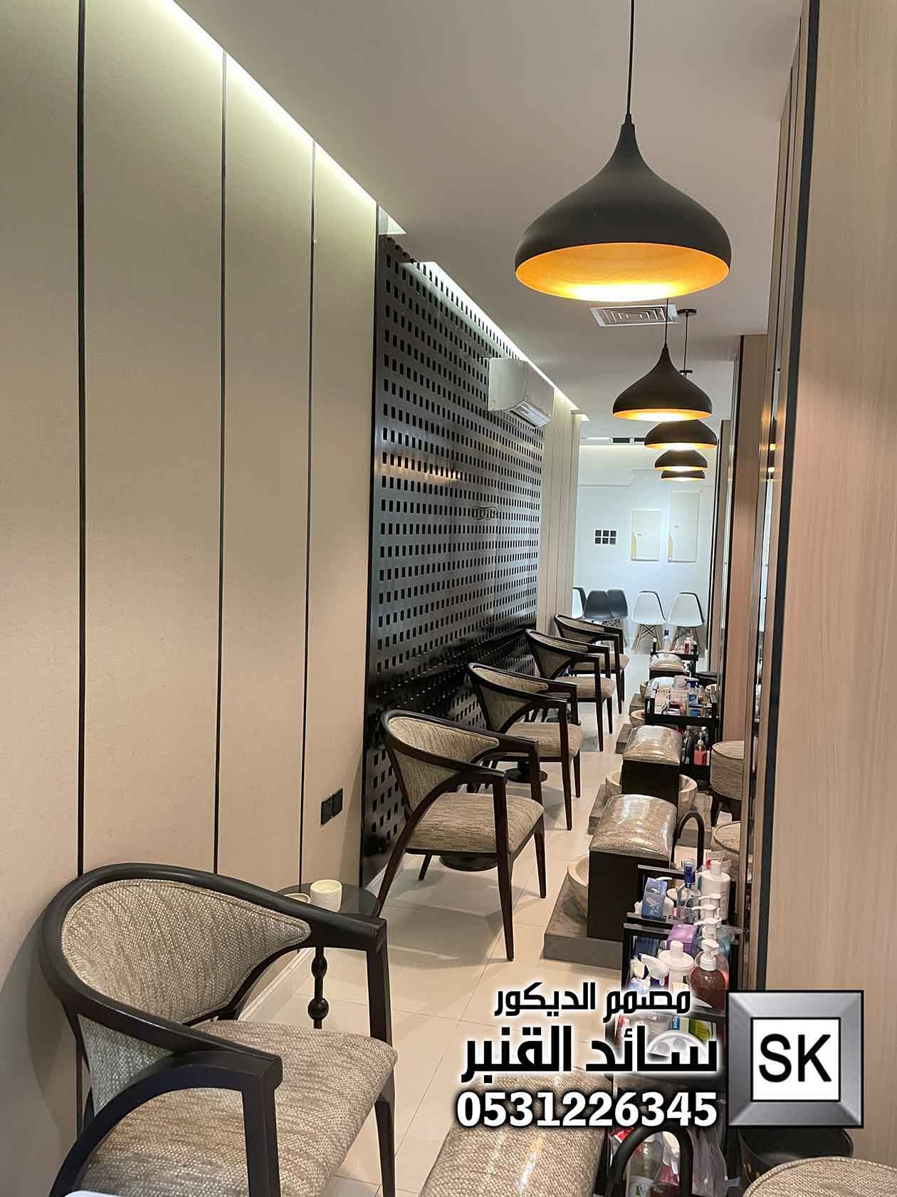 تشطيب و تصميم و إشراف صالون تجميل نسائي فاخر في الرياض