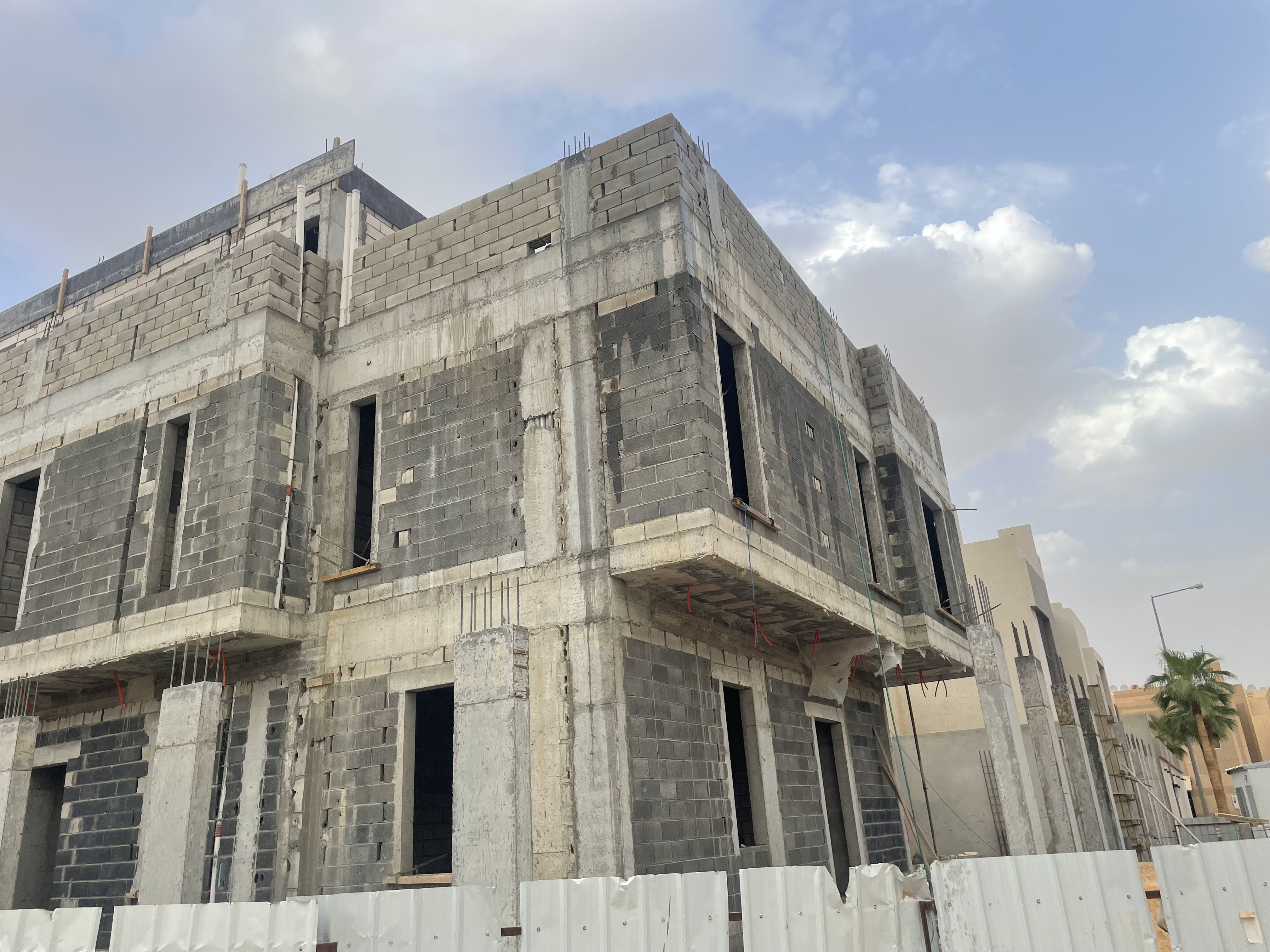 تصميم و تنفيذ واجهة فيلا فخمة في حي حطين بالرياض