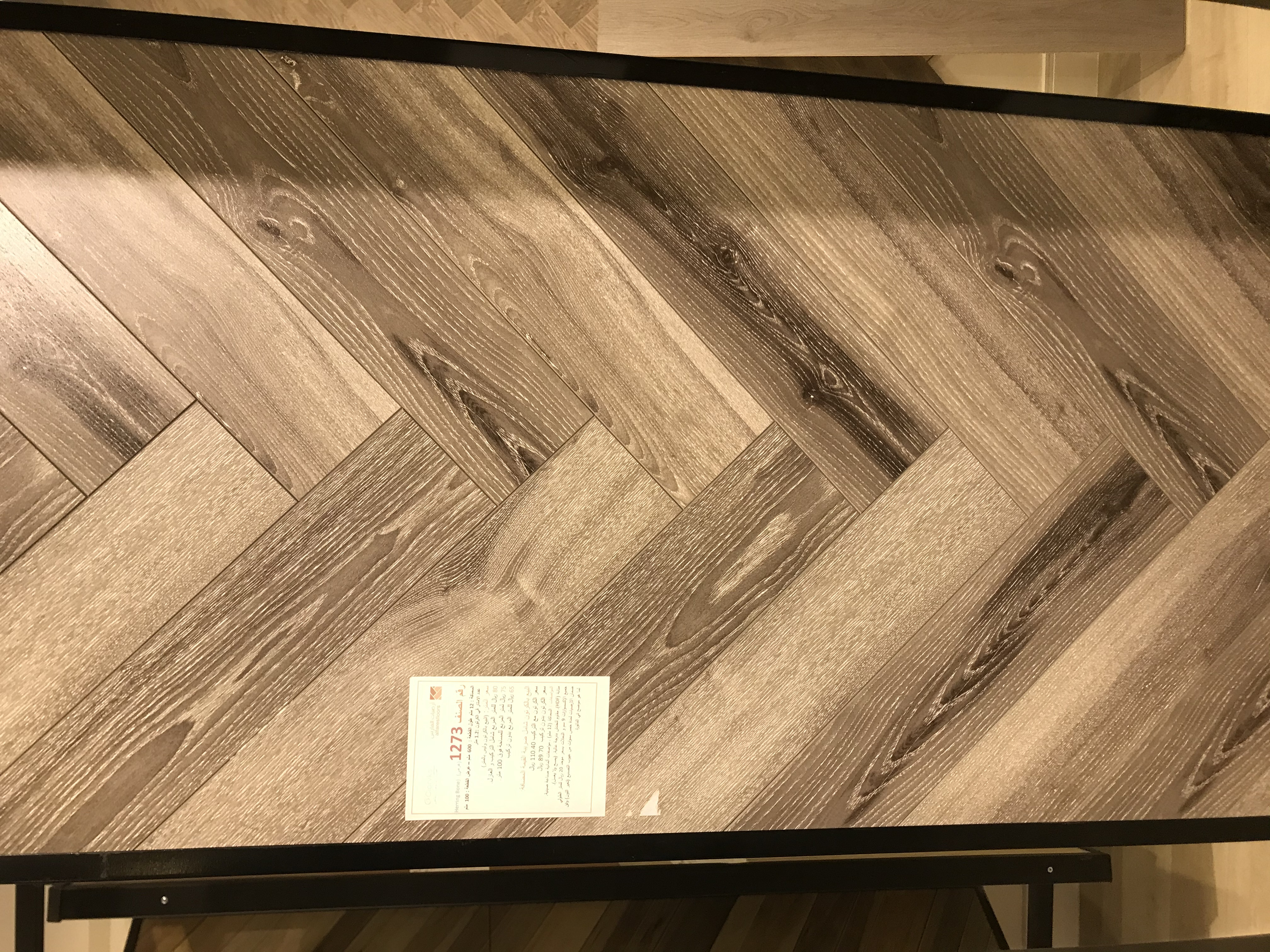 مشرف تشطيبات و تكسيات مواقع فلل و قصور و شقق و فنادق  محترف في الرياض