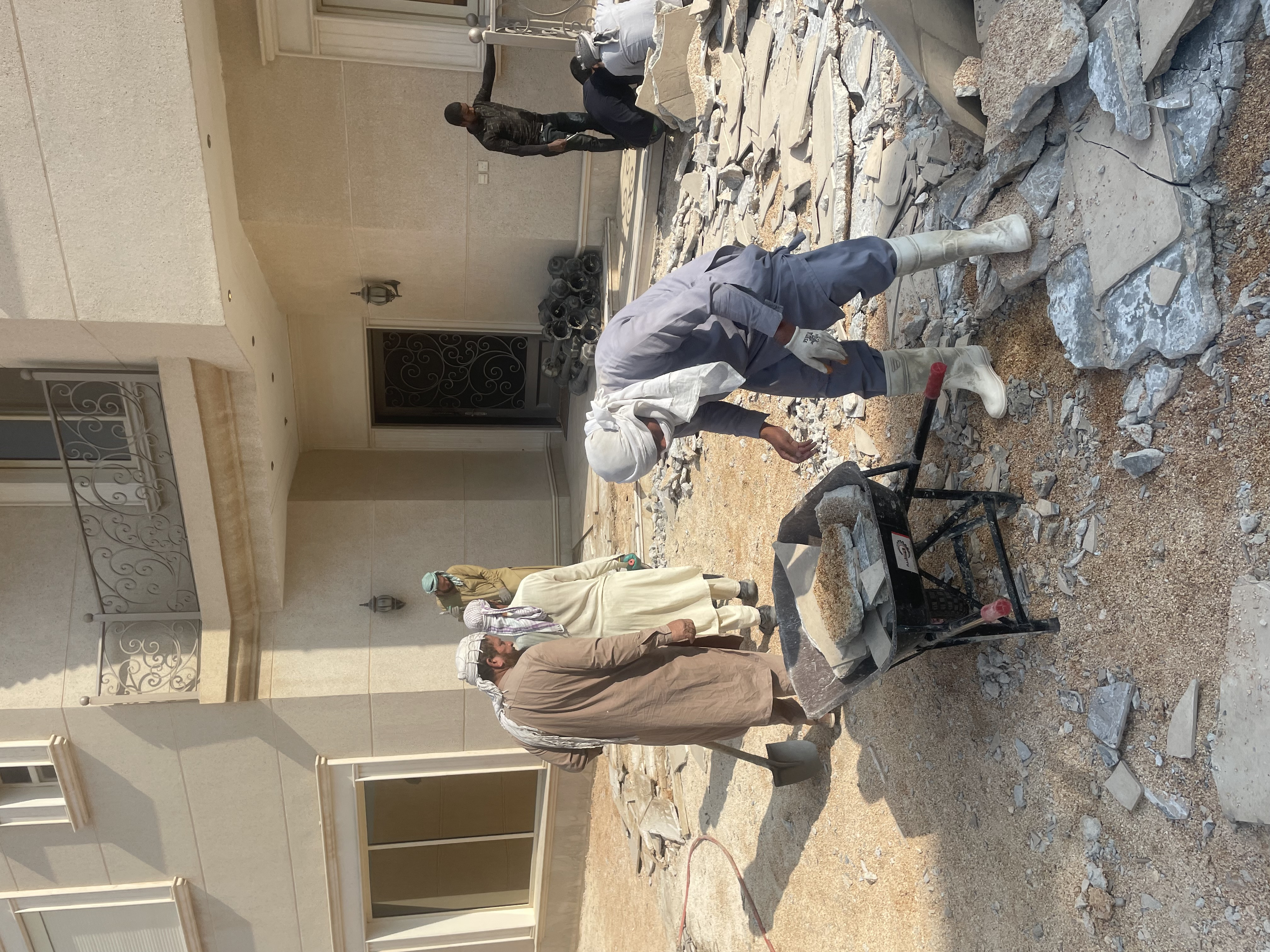 مشرف تشطيبات و مراقبة و إستلام مواقع محترف في الرياض