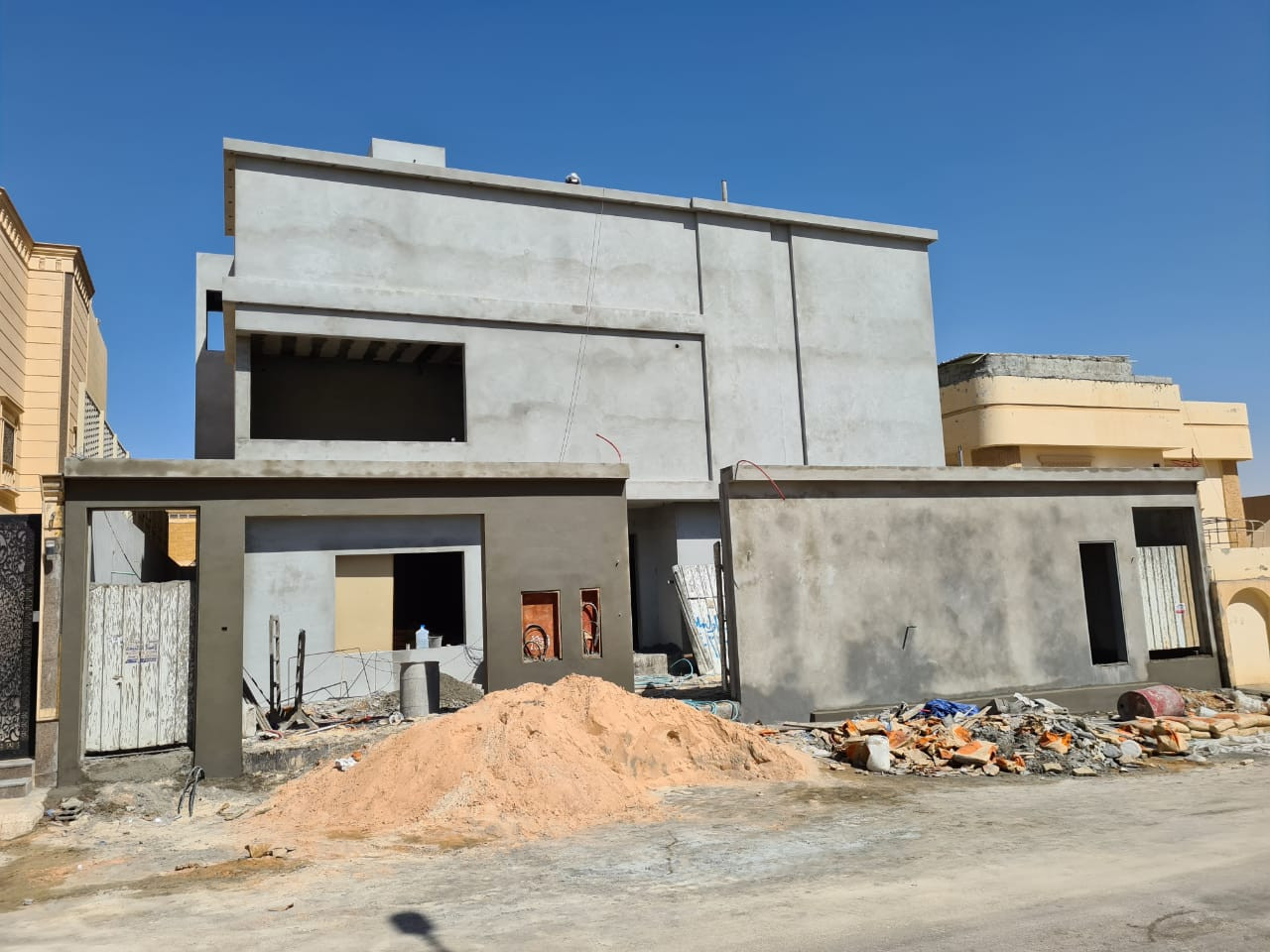 تصميم و تشطيب واجهة فيلا فخمة في الرياض