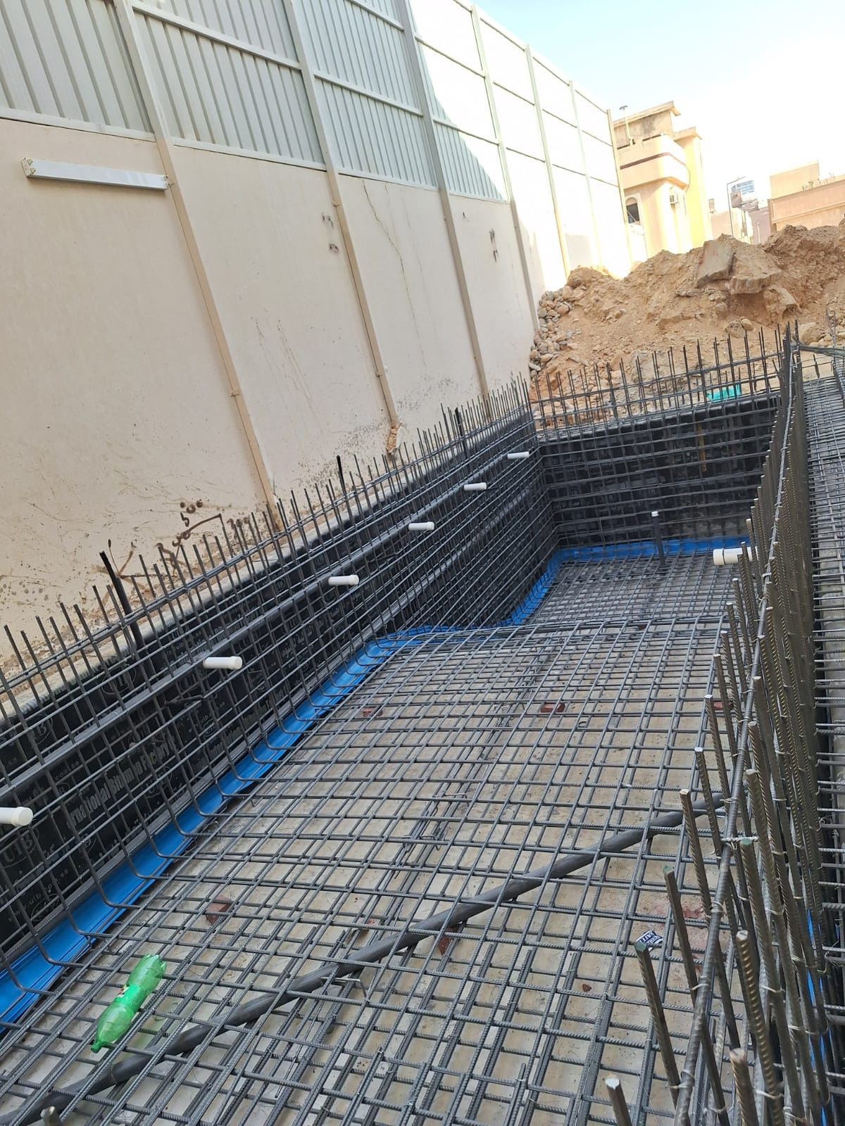 روبوت تنظيف المسابح بالرياض من كروزا للمسابح روبوت مسبح