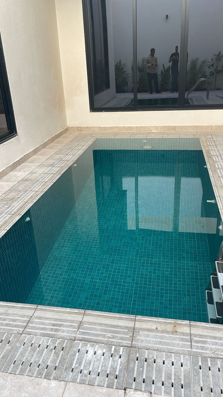 روبوت تنظيف مسبح — روبوت تنظيف المسابح بالرياض روبوت مسبح