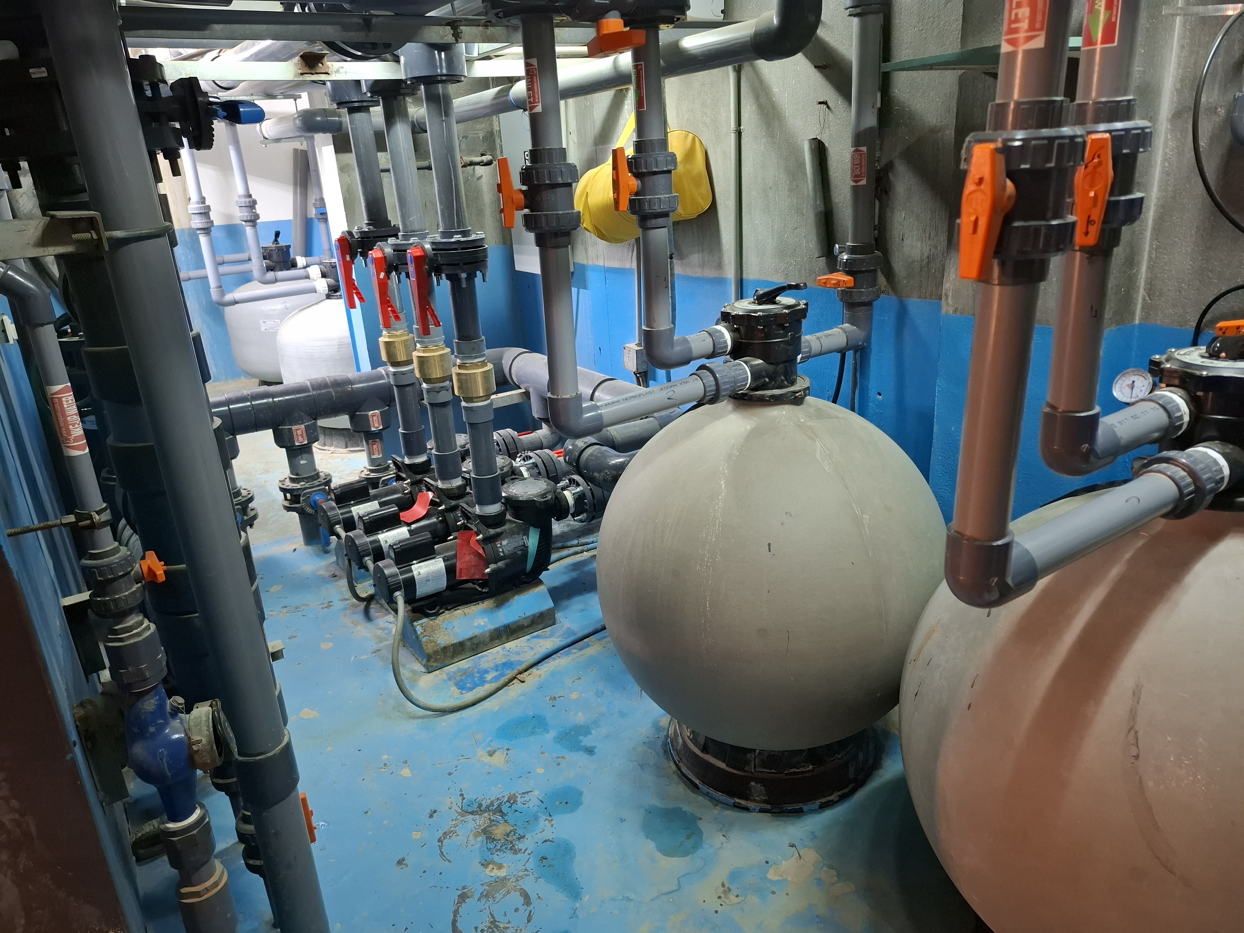 روبوت تنظيف مسبح — روبوت تنظيف المسابح بالرياض روبوت مسبح