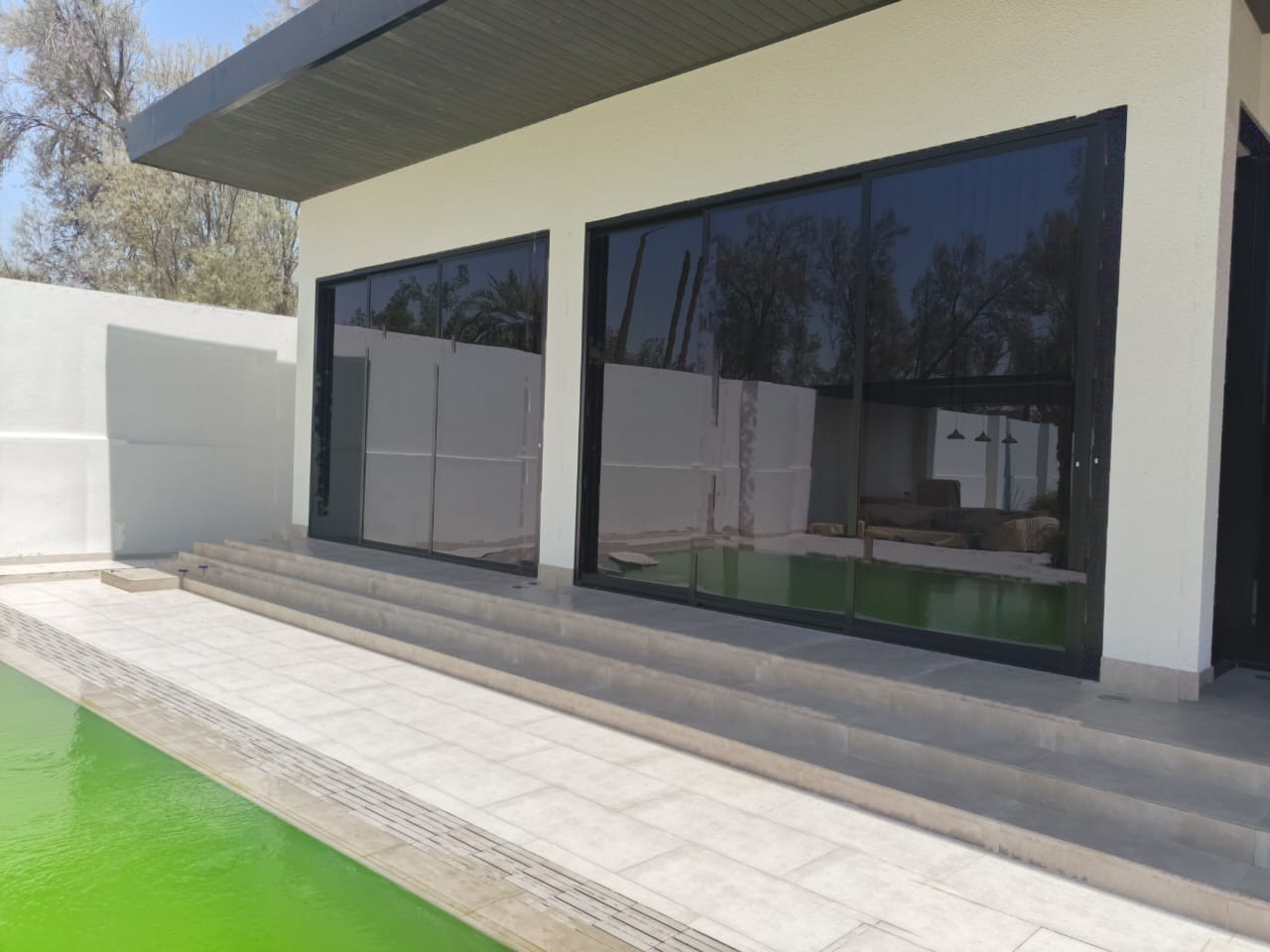 فني المنيوم تفصيل وصيانه جميع اعمال الالمنيوم