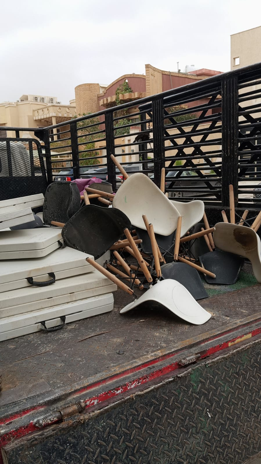 جمعية خيرية تستقبل الأثاث المستعمل 0502763407