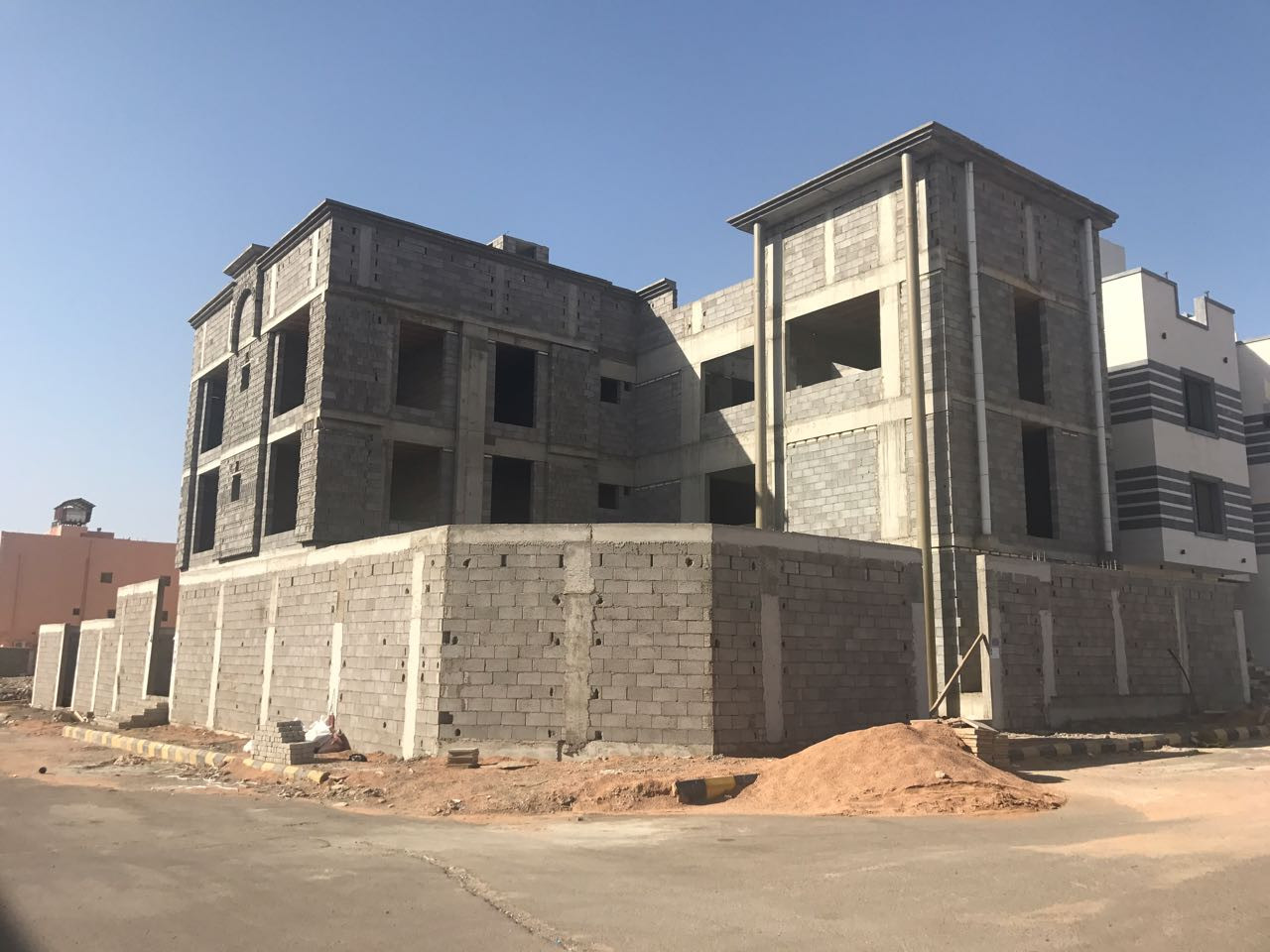 واجهة فيلا على النمط الإسلامي في المدبنة المنورة من أعمال مصمم الديكور سائد القنبر