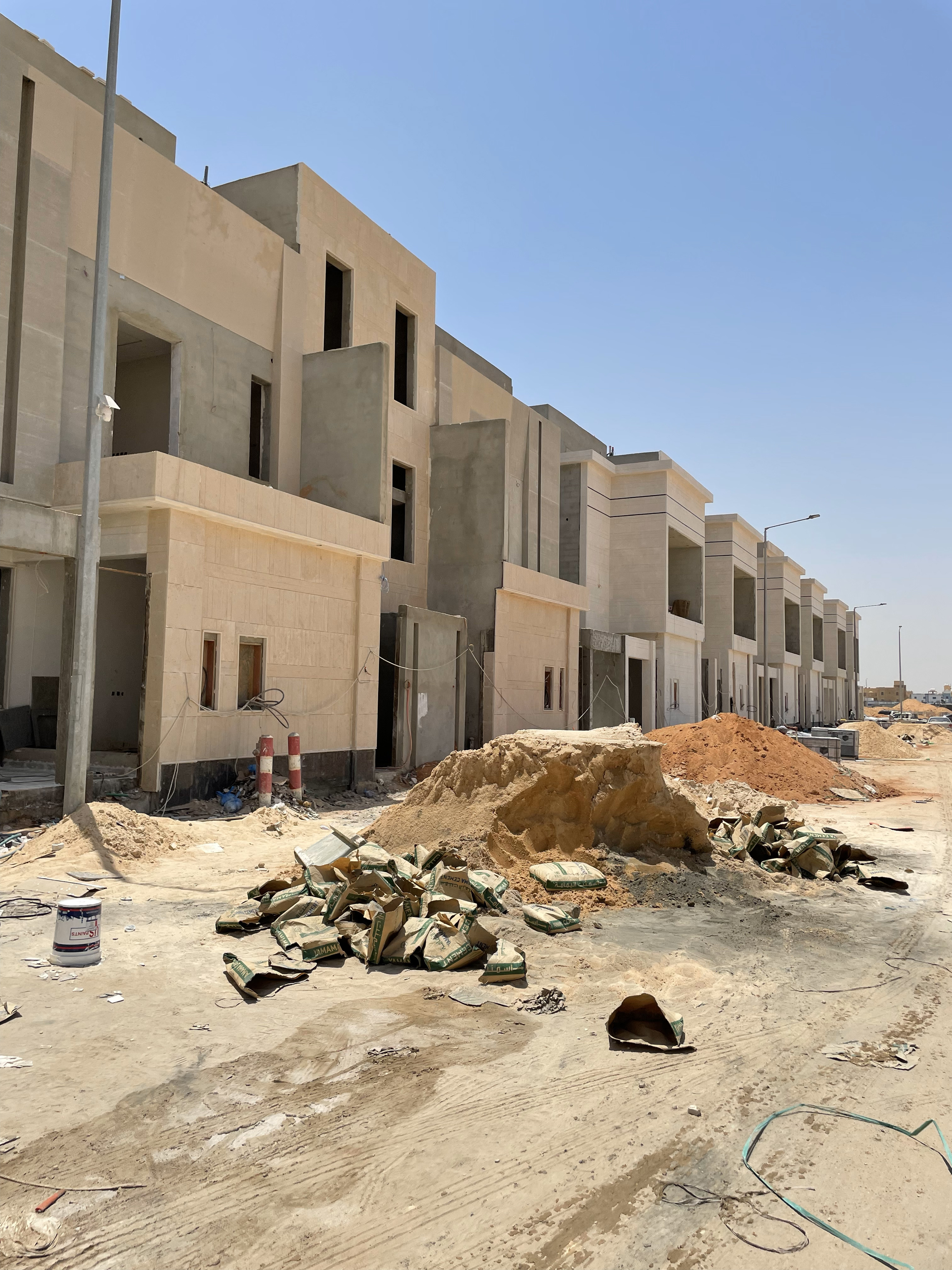 تشطيب واجهات حجر و كسر رخام و حجر طبيعي و بروفايل و أسمنت بورد و فوم حجري في الرياض 0531226345