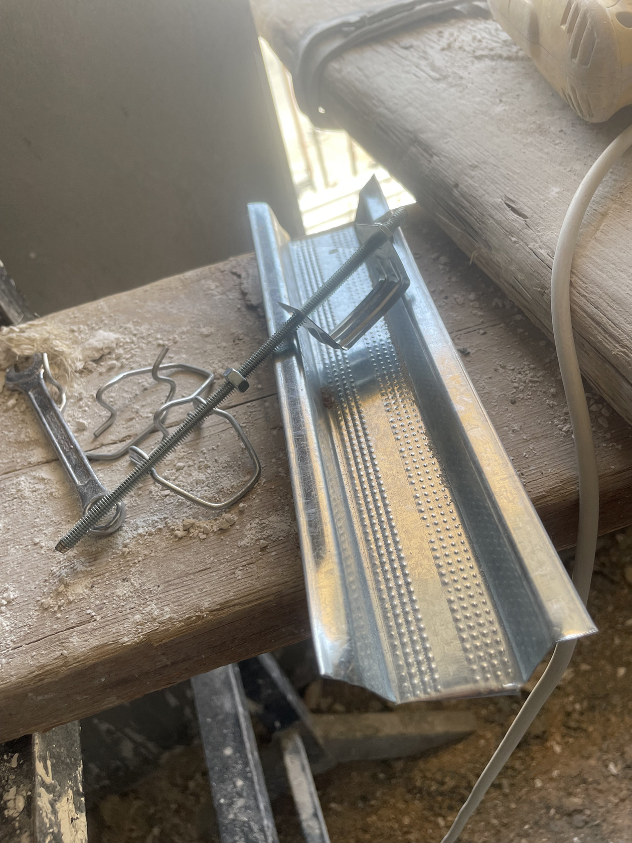 تشطيب جبس بورد المدى الاخضر حديد 6 ملم فشر نحاس شامل التصميم و الضريبة والاشراف المتر  50 ريال