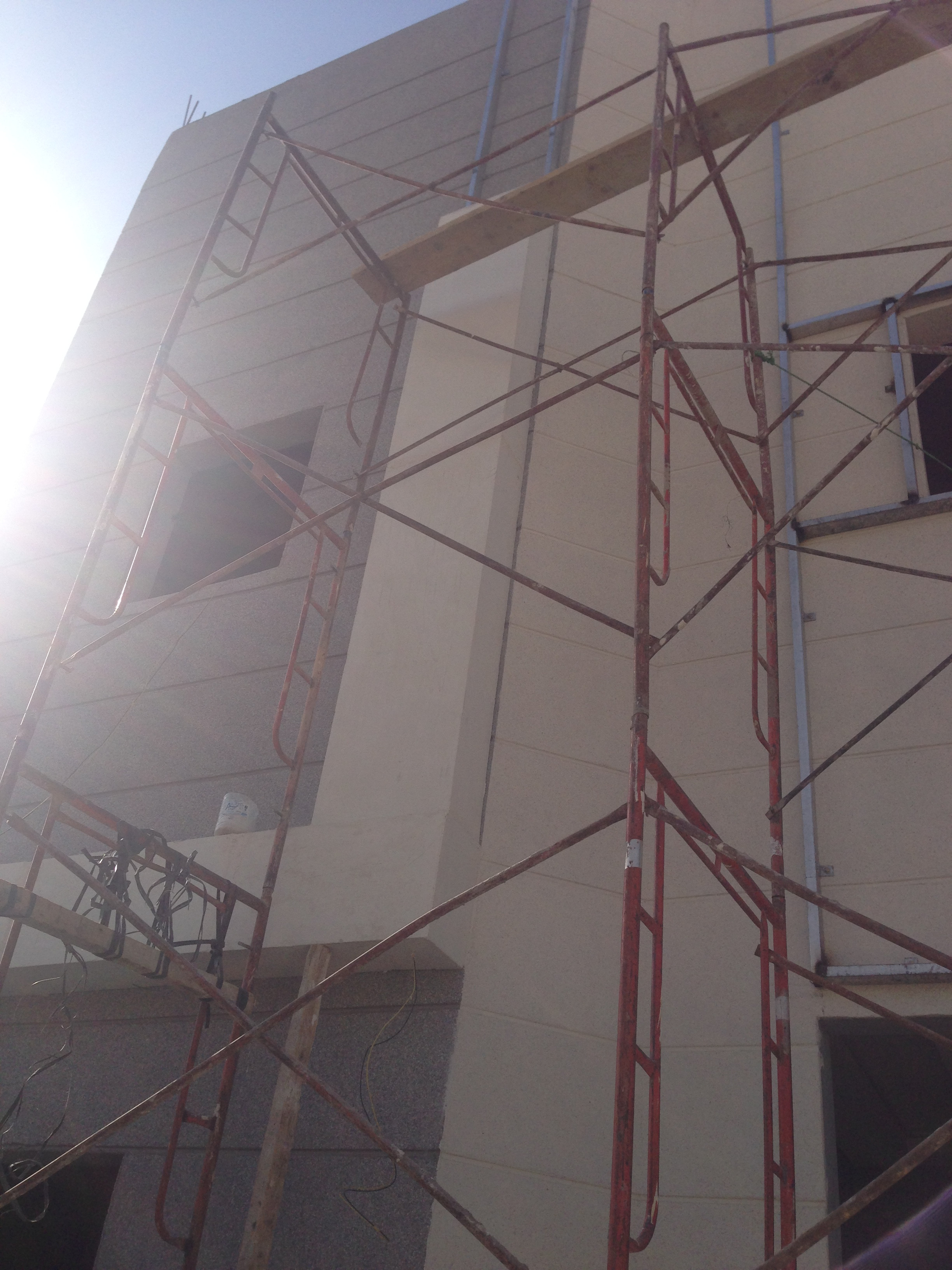 تشطيب واجهات فلل و قصور في الرياض حجر ضرما و مساح و رخام ترفنتين و حجر وجه الجبل 0531226345