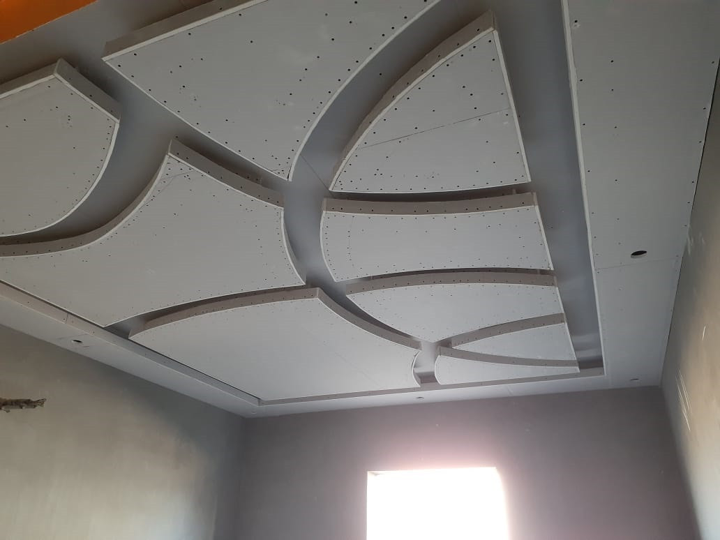 تشطيب جبس بورد مدى أخضر بالرياض حديد 6 ملم فشر نحاس شامل تصميم إشراف و الضريبة المتر 50 ريال