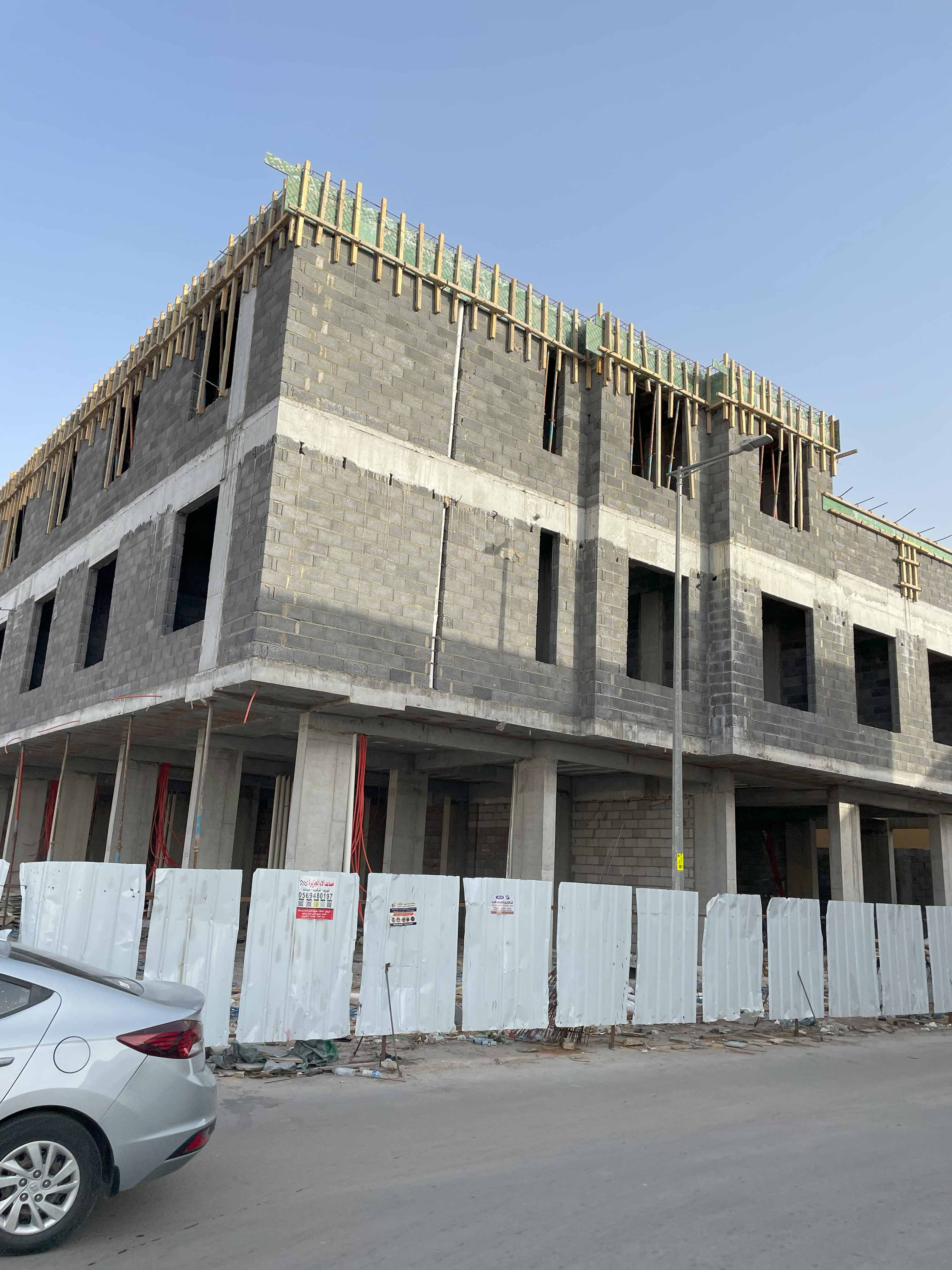 تشطيب واجهات حجر وجه الجبل و حجر الرياض و رخام ترفنتينو شامل تصميم و إشراف مجلني بالرياض0531226345