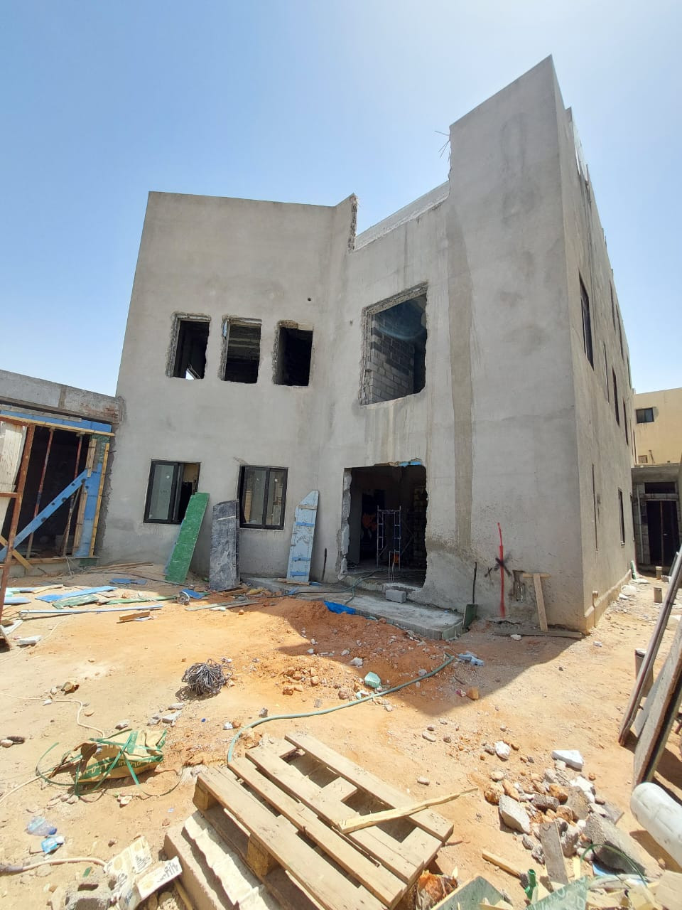 تشطيب واجهة حجر الرياض . رخام ترفنتينو . حجر وجه الجبل شامل تصميم . إشراف مجاني بالرياض0531226345