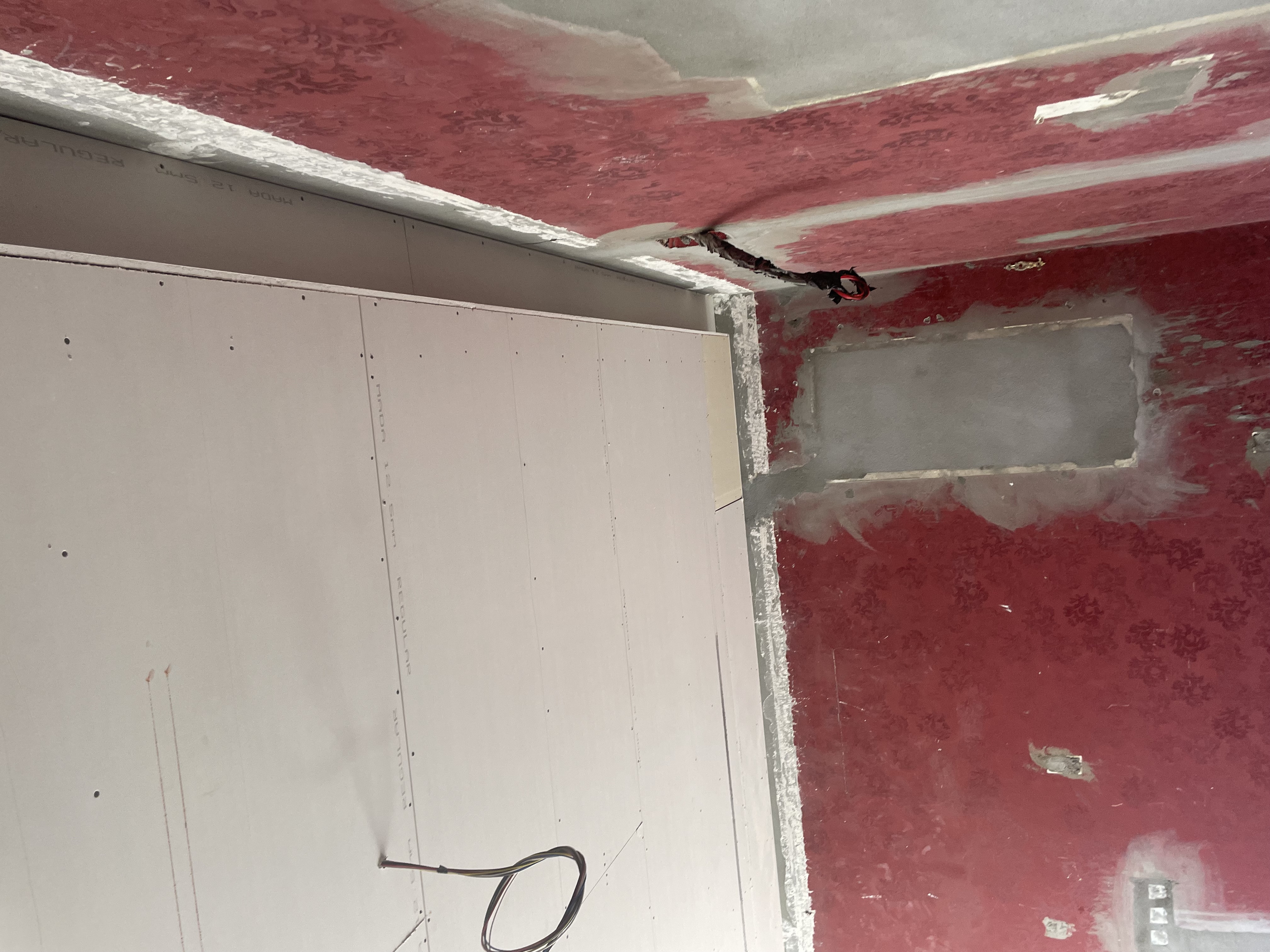 تشطيب جبسمبورد أخضر مدى 12 ملم حديد 6 ملم مواصفات ممتازة المتر فقط 50 ريال في الرياض