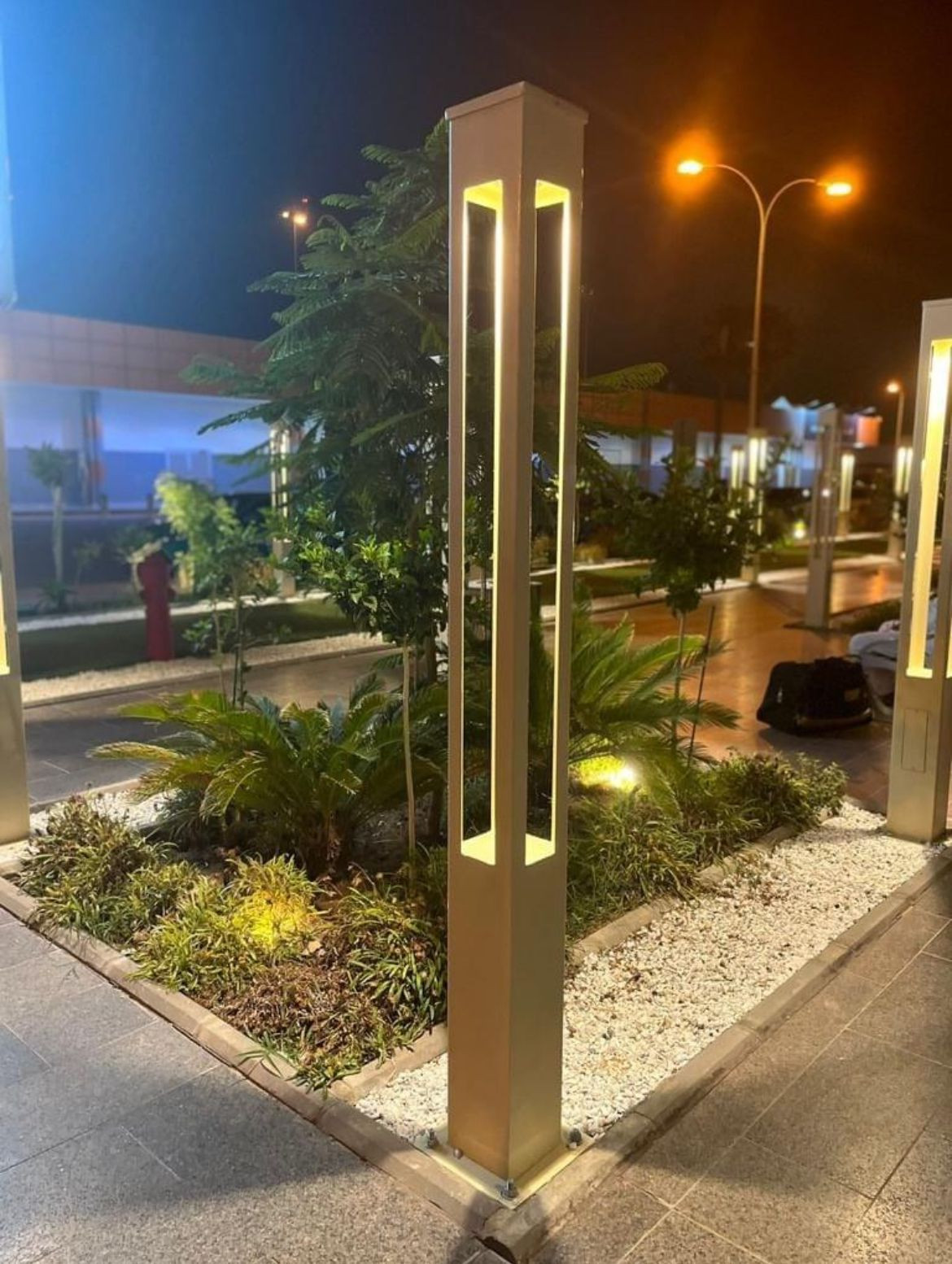 انارة واعمدة ديكوريه واعمدة شوارع وكشافات وفوانيس ومجسمات جماليه